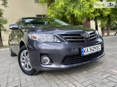 Toyota Corolla 2012  випуску Дніпро з двигуном 1.3 л бензин седан механіка за 8200 долл. 