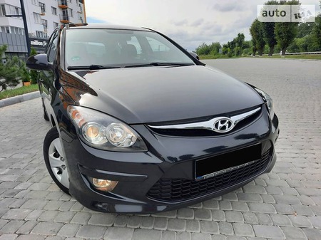 Hyundai i30 2011  випуску Вінниця з двигуном 1.4 л бензин універсал механіка за 7600 долл. 