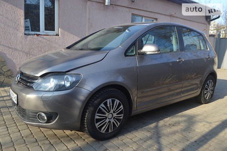 Volkswagen Golf Plus 2010  випуску Харків з двигуном 1.6 л дизель хэтчбек автомат за 9500 долл. 