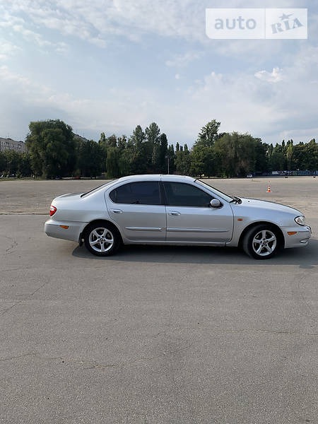 Nissan Maxima 2002  випуску Харків з двигуном 3 л  седан автомат за 4000 долл. 