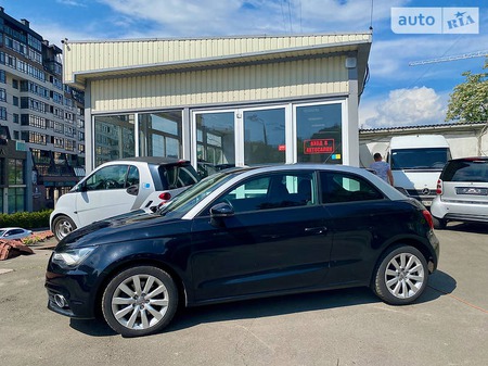 Audi A1 2011  випуску Київ з двигуном 1.4 л бензин хэтчбек автомат за 9999 долл. 