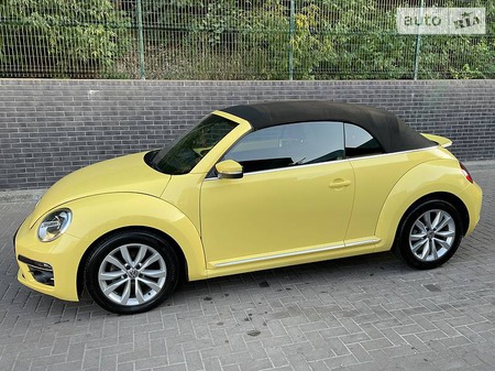 Volkswagen Beetle 2013  випуску Київ з двигуном 2 л дизель кабріолет автомат за 13000 долл. 