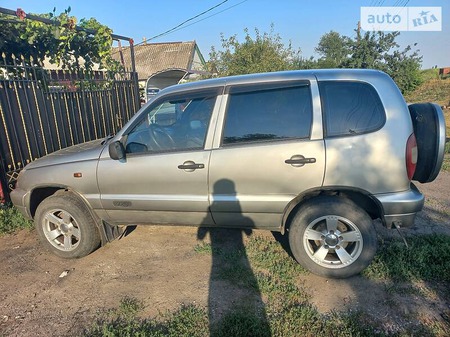 Chevrolet Niva 2007  випуску Донецьк з двигуном 1.7 л  позашляховик механіка за 5000 долл. 