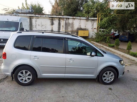 Volkswagen Touran 2011  випуску Одеса з двигуном 1.6 л дизель мінівен механіка за 10900 долл. 