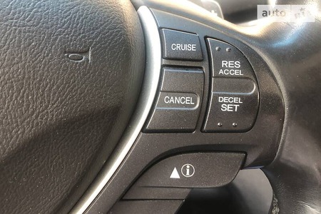 Acura ZDX 2010  випуску Дніпро з двигуном 3.7 л бензин позашляховик автомат за 19700 долл. 