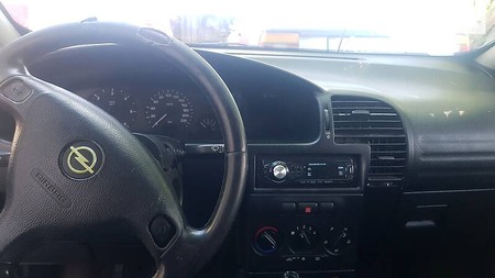 Opel Zafira Tourer 2002  випуску Чернівці з двигуном 2 л дизель універсал механіка за 1550 долл. 