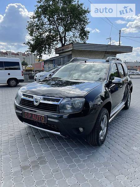 Dacia Duster 2013  випуску Львів з двигуном 1.5 л дизель позашляховик механіка за 9300 долл. 