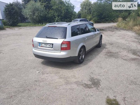 Audi A4 Limousine 2004  випуску Львів з двигуном 2.5 л дизель універсал автомат за 6200 долл. 