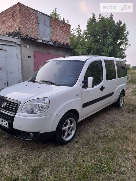 Fiat Doblo 2008  випуску Харків з двигуном 1.3 л дизель мінівен механіка за 6200 долл. 