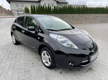 Nissan Leaf 2012  випуску Тернопіль з двигуном 0 л електро хэтчбек автомат за 6999 долл. 