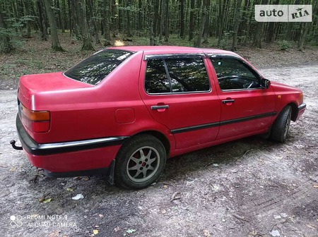 Volkswagen Vento 1993  випуску Тернопіль з двигуном 1.9 л дизель седан механіка за 3200 долл. 