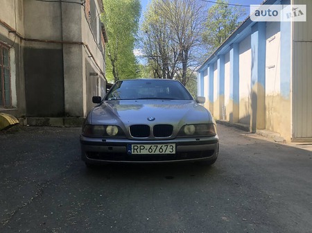 BMW 525 1998  випуску Вінниця з двигуном 2.5 л дизель седан механіка за 1600 долл. 