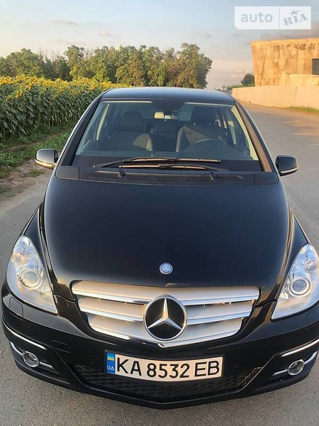 Mercedes-Benz B 170 2008  випуску Дніпро з двигуном 1.7 л бензин хэтчбек автомат за 8550 долл. 