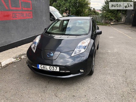 Nissan Leaf 2013  випуску Тернопіль з двигуном 0 л електро хэтчбек автомат за 8500 долл. 