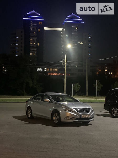 Hyundai Sonata 2012  випуску Запоріжжя з двигуном 2 л газ седан автомат за 9600 долл. 