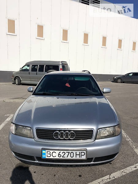 Audi A4 Limousine 1997  випуску Львів з двигуном 1.9 л дизель універсал механіка за 4500 долл. 