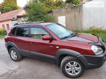 Hyundai Tucson 2008  випуску Дніпро з двигуном 2 л  позашляховик автомат за 9900 долл. 