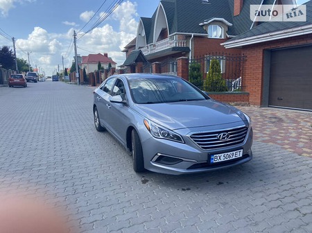 Hyundai Sonata 2015  випуску Хмельницький з двигуном 2.4 л бензин седан автомат за 10800 долл. 