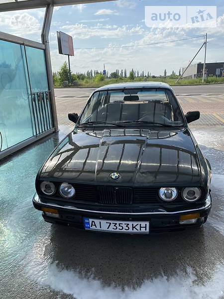BMW 325 1986  випуску Київ з двигуном 2.5 л  седан механіка за 2700 долл. 