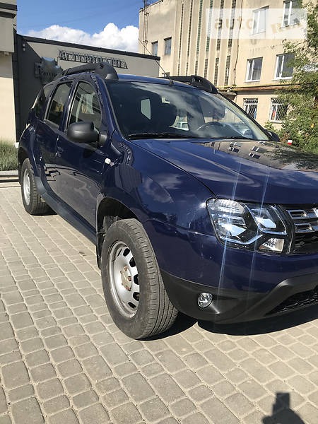 Dacia Duster 2016  випуску Львів з двигуном 0 л бензин позашляховик механіка за 9900 долл. 