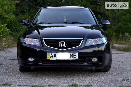 Honda Accord 2005  випуску Харків з двигуном 2.4 л бензин седан механіка за 9300 долл. 