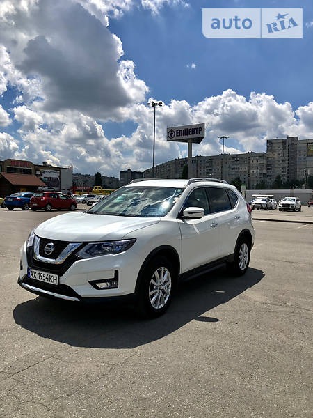 Nissan Rogue 2017  випуску Харків з двигуном 2.5 л бензин позашляховик автомат за 18500 долл. 