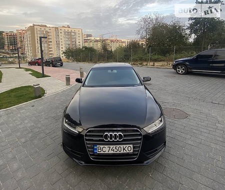 Audi A4 Limousine 2013  випуску Львів з двигуном 2 л бензин седан автомат за 8500 долл. 