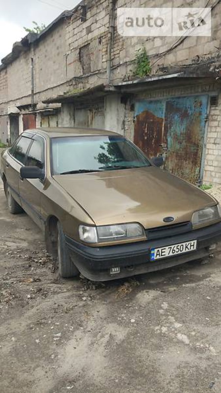 Ford Scorpio 1985  випуску Дніпро з двигуном 2 л  хэтчбек механіка за 1800 долл. 