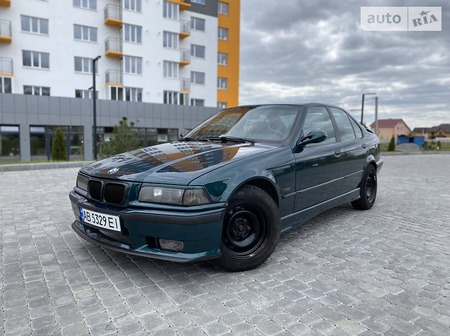 BMW 323 1997  випуску Вінниця з двигуном 2.5 л  седан автомат за 4400 долл. 
