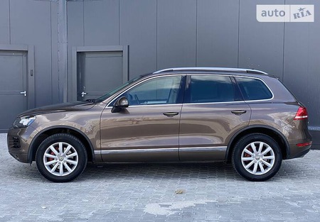 Volkswagen Touareg 2011  випуску Київ з двигуном 3.6 л бензин позашляховик автомат за 20000 долл. 