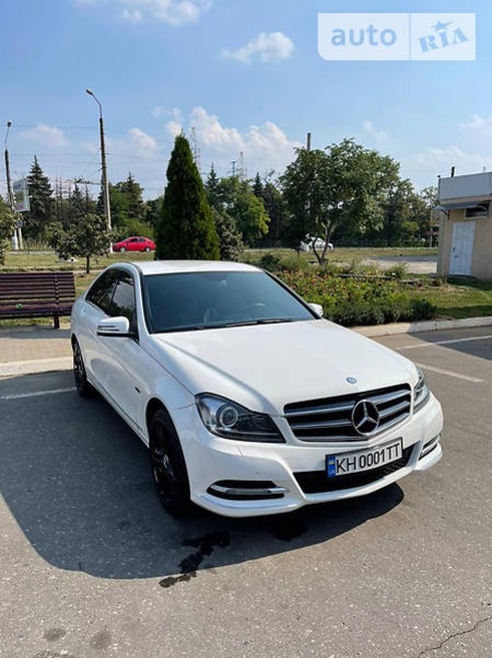 Mercedes-Benz C 200 2012  випуску Донецьк з двигуном 1.8 л бензин седан автомат за 12900 долл. 