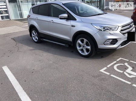 Ford Kuga 2019  випуску Київ з двигуном 0 л дизель позашляховик автомат за 16800 долл. 