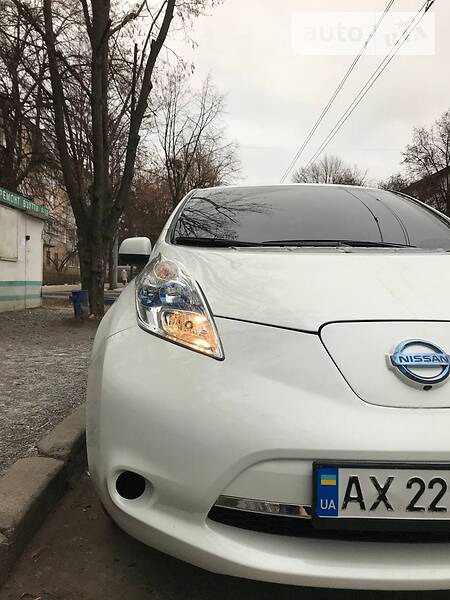 Nissan Leaf 2014  випуску Харків з двигуном 0 л електро хэтчбек автомат за 9999 долл. 