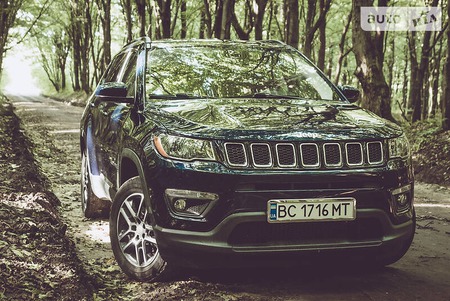 Jeep Compass 2017  випуску Львів з двигуном 2.4 л бензин позашляховик автомат за 17600 долл. 