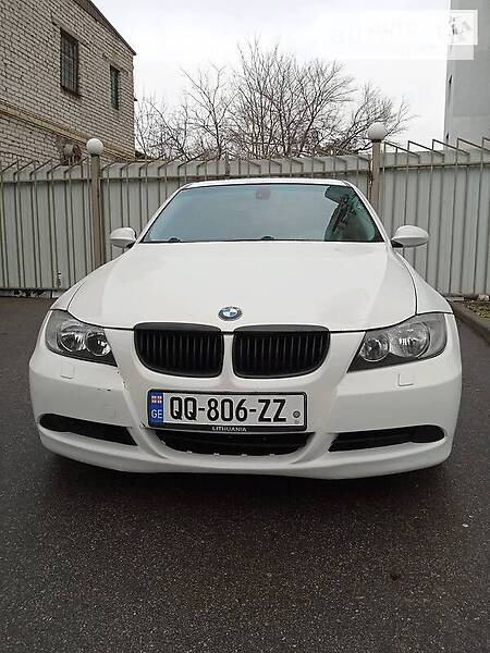 BMW 323 2005  випуску Миколаїв з двигуном 0 л бензин седан автомат за 5200 долл. 