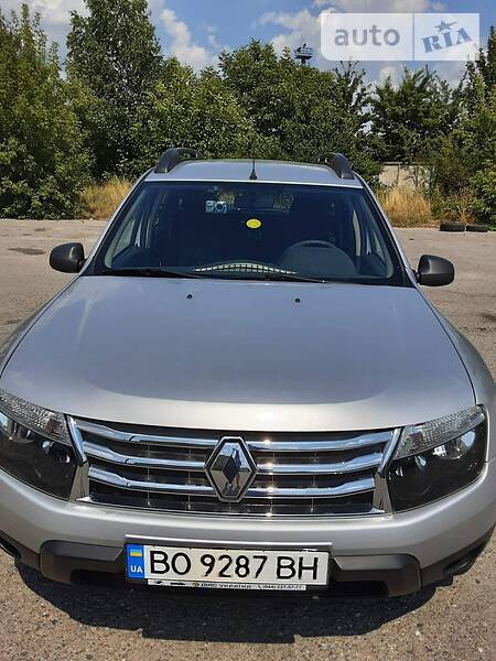Renault Duster 2013  випуску Тернопіль з двигуном 1.6 л бензин позашляховик механіка за 8500 долл. 