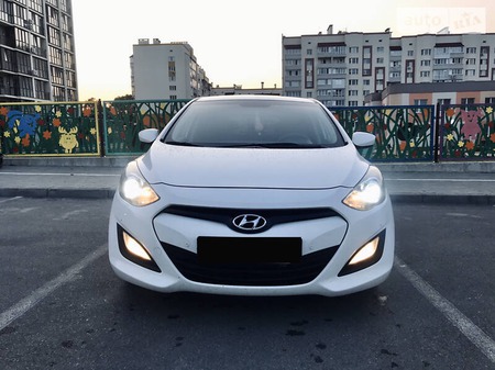 Hyundai i30 2014  випуску Вінниця з двигуном 1.6 л дизель хэтчбек автомат за 12500 долл. 