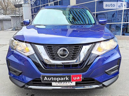 Nissan Rogue 2017  випуску Харків з двигуном 2.5 л бензин седан автомат за 15190 долл. 