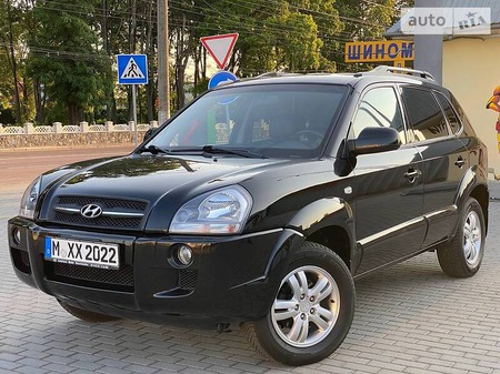 Hyundai Tucson 2009  випуску Житомир з двигуном 2 л бензин позашляховик механіка за 9800 долл. 