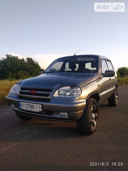 Chevrolet Niva 2006  випуску Київ з двигуном 1.7 л  позашляховик механіка за 5500 долл. 