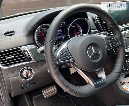 Mercedes-Benz GLE 43 AMG 2018  випуску Київ з двигуном 3 л бензин купе автомат за 77000 долл. 