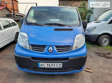 Renault Trafic 2009  випуску Хмельницький з двигуном 2 л дизель мінівен автомат за 9800 долл. 