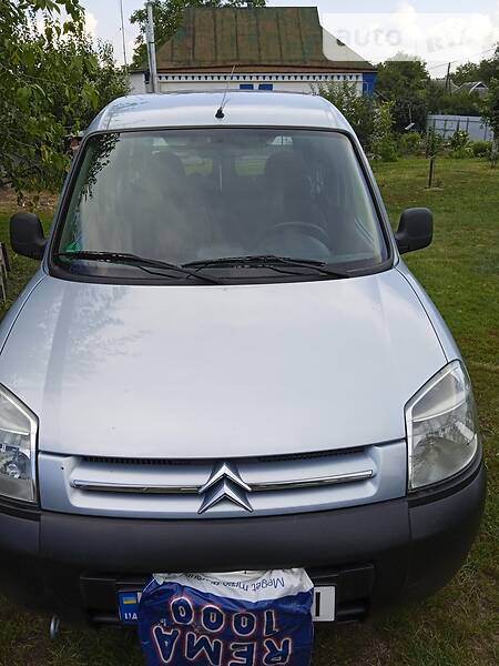 Citroen Berlingo 2005  випуску Черкаси з двигуном 1.4 л бензин універсал механіка за 5200 долл. 