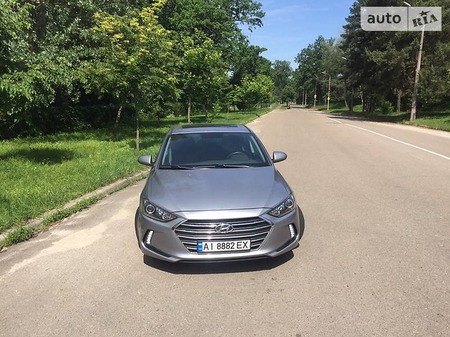 Hyundai Elantra 2017  випуску Київ з двигуном 2 л бензин седан автомат за 13300 долл. 