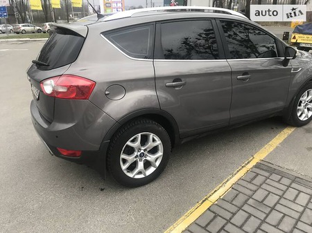 Ford Kuga 2012  випуску Київ з двигуном 2.5 л  позашляховик автомат за 12800 долл. 