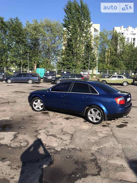 Audi A4 Limousine 2003  випуску Львів з двигуном 2 л  седан автомат за 5900 долл. 