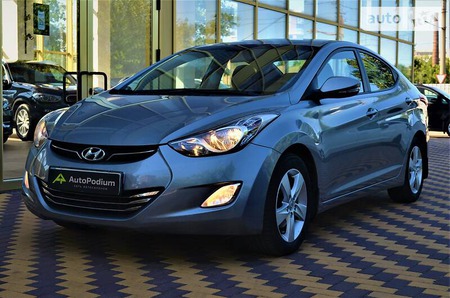 Hyundai Elantra 2012  випуску Миколаїв з двигуном 0 л бензин седан автомат за 10999 долл. 