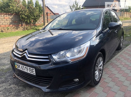 Citroen C4 2012  випуску Рівне з двигуном 1.6 л дизель хэтчбек механіка за 8200 долл. 