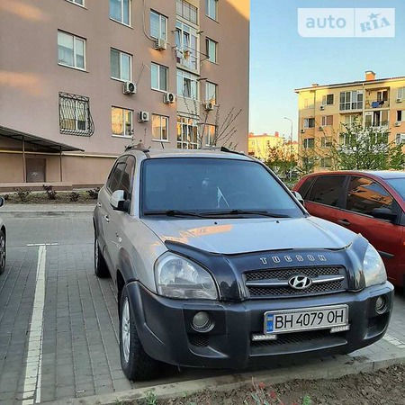 Hyundai Tucson 2008  випуску Одеса з двигуном 2 л дизель позашляховик механіка за 8300 долл. 