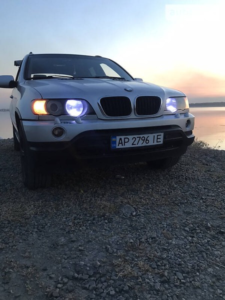 BMW X5 2000  випуску Запоріжжя з двигуном 4.4 л  позашляховик автомат за 8200 долл. 